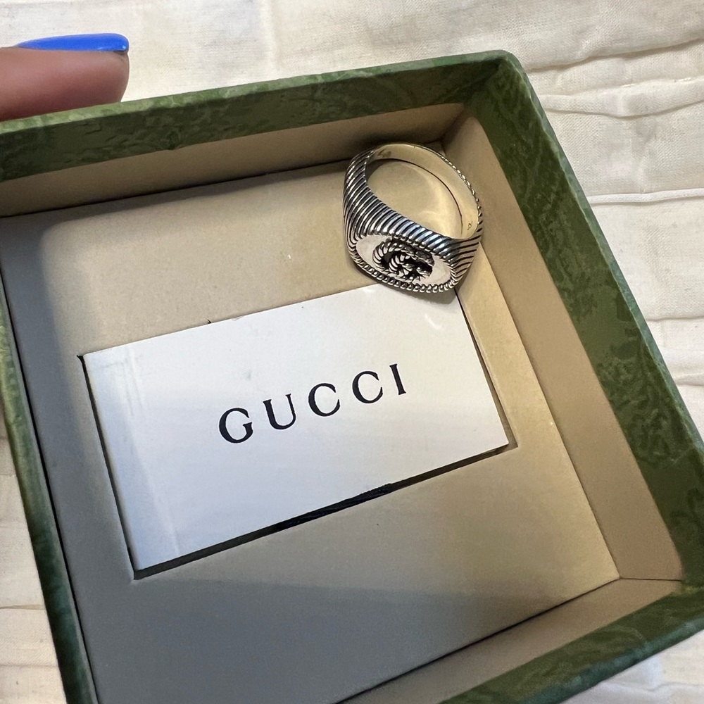 Gucci Interlocking GG Signet Ring in  Sizes 10 Sterling Silver